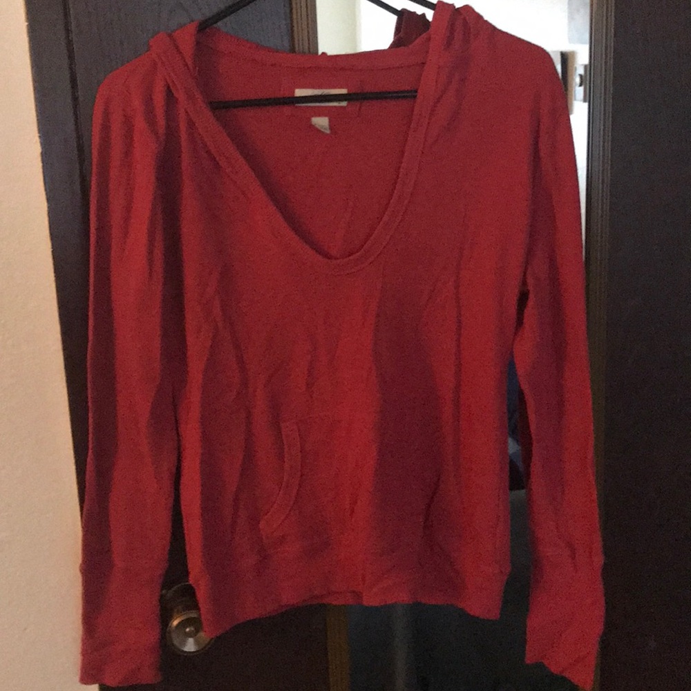 Long sleeve v-neck hooded shirt